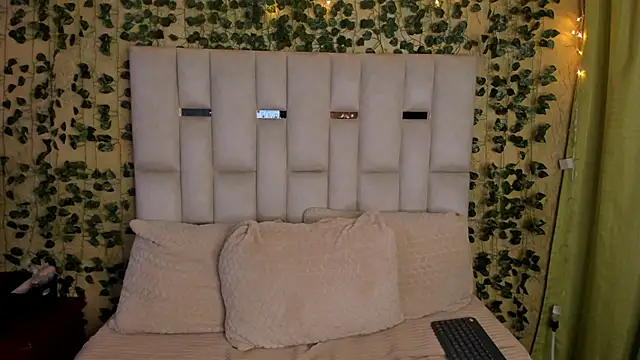 Snapshot of jenifer__power10 chatting on January 15, 2025, 12:36 pm jenifer power10 online show from January 15, 2025, 12:36 pm