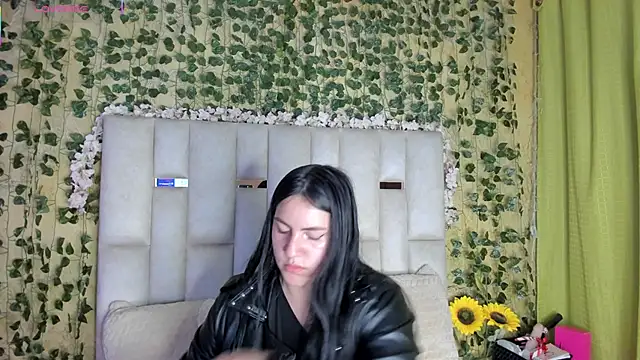 Snapshot of jenifer__power10 chatting on March 7, 2025, 11:40 am jenifer power10 online show from March 7, 2025, 11:40 am