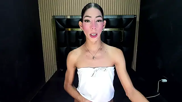 Luna and valery online show from April 10, 2026, 8:13 pm