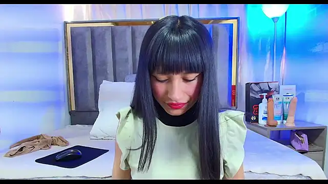 carla 77 online show from September 25, 2025, 12:53 pm