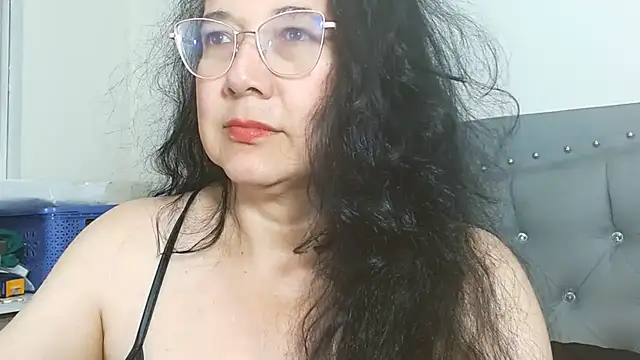 maturepriscila online show from April 15, 2026, 7:58 pm