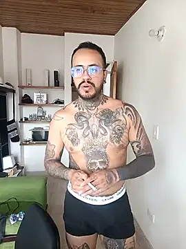 Snapshot of Nicky_smith__ chatting on December 12, 2024, 8:32 pm Nicky smith online show from December 12, 2024, 8:32 pm