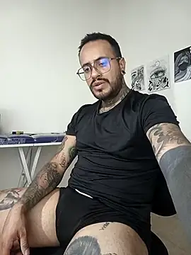 Snapshot of Nicky_smith__ chatting on December 12, 2024, 11:36 pm Nicky smith online show from December 12, 2024, 11:36 pm