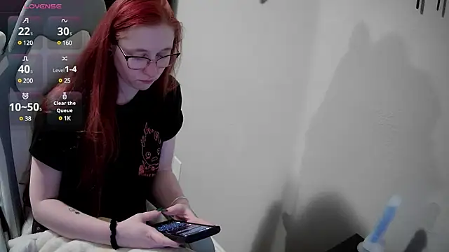 Snapshot of LilyFoxxx chatting on December 27, 2024, 4:26 am LilyFoxxx online show from December 27, 2024, 4:26 am