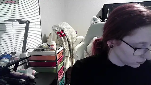 Snapshot of LilyFoxxx chatting on January 22, 2025, 4:55 am LilyFoxxx online show from January 22, 2025, 4:55 am