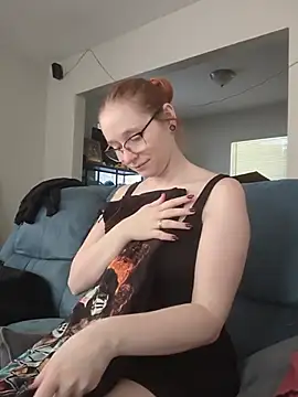 LilyFoxxx online show from November 9, 2025, 8:07 pm