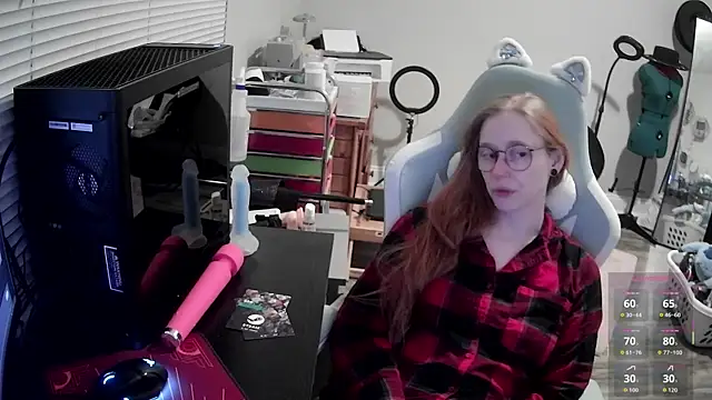 Snapshot of LilyFoxxx chatting on January 19, 2026, 6:17 am LilyFoxxx online show from January 19, 2026, 6:17 am