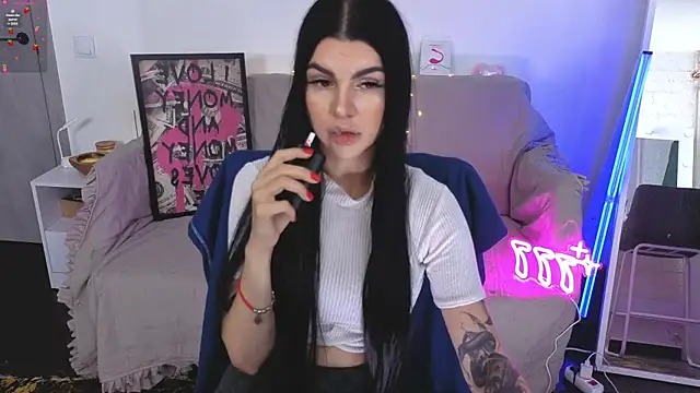 Tiffany lab online show from October 30, 2025, 1:23 pm