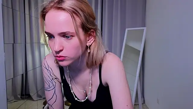 lolly pie online show from December 3, 2024, 5:23 pm