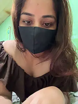 Black Glow online show from December 3, 2024, 12:49 pm