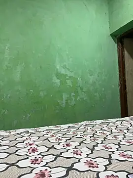 Black Glow online show from December 31, 2024, 2:47 pm