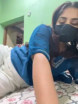 Black Glow online show from February 13, 2025, 3:14 pm