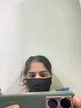 Black Glow online show from March 21, 2025, 6:07 pm