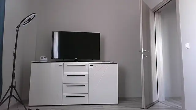 Antonia 1313 online show from January 18, 2025, 8:10 am