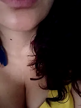 Snapshot of Lunavega1 chatting on November 7, 2025, 9:37 pm Lunavega1 online show from November 7, 2025, 9:37 pm