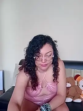 Lunavega1 online show from February 19, 2026, 5:20 pm