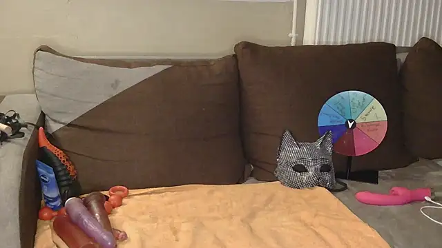 liloucamchaudee online show from January 10, 2026, 7:59 pm