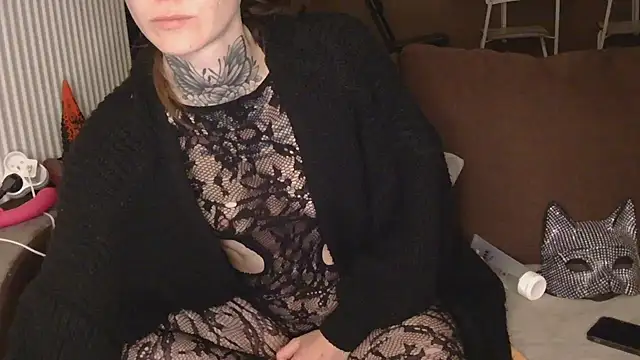 liloucamchaudee online show from April 14, 2026, 7:20 pm