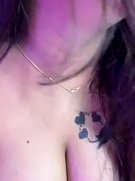 wildestcouplee online show from December 3, 2025, 5:33 pm