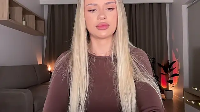 Julia RL online show from October 1, 2025, 10:49 pm