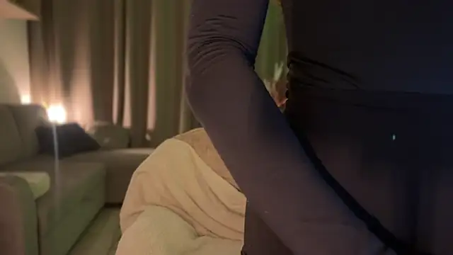 Julia RL online show from February 10, 2026, 9:52 pm