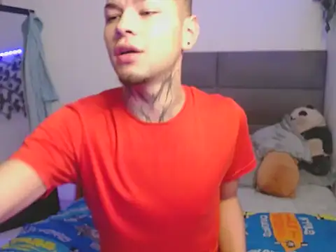 Snapshot of MarceloMilk chatting on October 15, 2025, 4:45 am MarceloMilk online show from October 15, 2025, 4:45 am