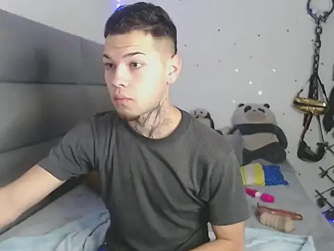 Snapshot of MarceloMilk chatting on October 22, 2025, 5:30 am MarceloMilk online show from October 22, 2025, 5:30 am