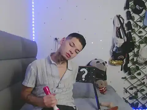 Snapshot of MarceloMilk chatting on October 26, 2025, 1:44 am MarceloMilk online show from October 26, 2025, 1:44 am