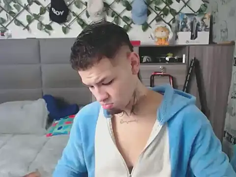 Snapshot of MarceloMilk chatting on October 27, 2025, 10:25 pm MarceloMilk online show from October 27, 2025, 10:25 pm