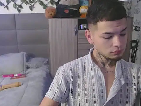 Snapshot of MarceloMilk chatting on November 4, 2025, 4:55 am MarceloMilk online show from November 4, 2025, 4:55 am