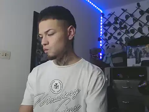 Snapshot of MarceloMilk chatting on November 8, 2025, 4:56 am MarceloMilk online show from November 8, 2025, 4:56 am