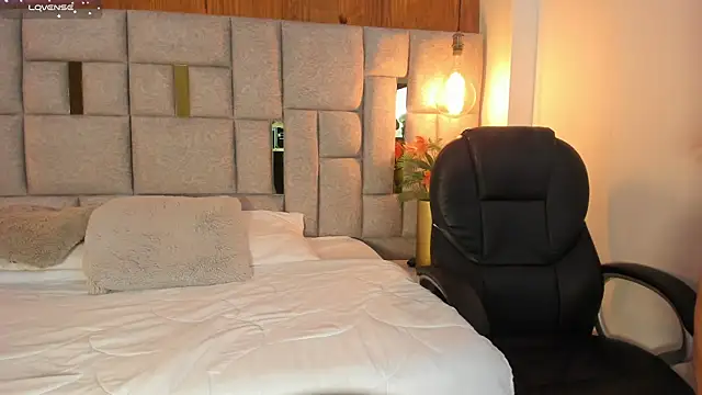 Saori newman online show from March 7, 2025, 12:01 pm