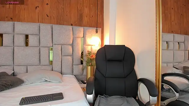 Saori newman online show from September 12, 2025, 11:54 am