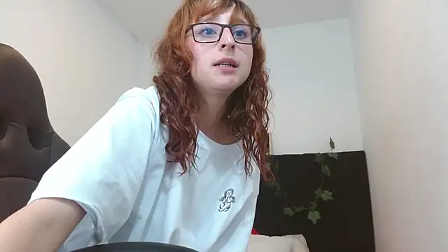 Snapshot of CelesteAyase chatting on February 4, 2025, 12:19 am CelesteAyase online show from February 4, 2025, 12:19 am