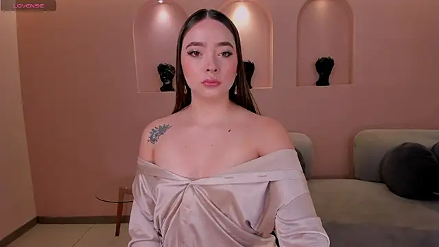 AlinaKravitz online show from March 5, 2025, 12:00 pm