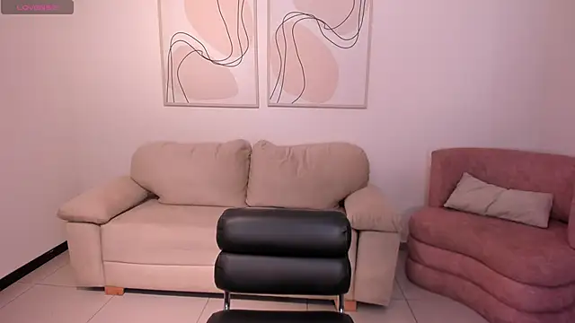 AlinaKravitz online show from October 19, 2025, 12:06 pm