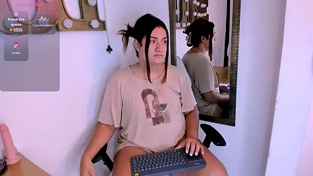 Valery Maravilla  online show from January 27, 2025, 7:46 pm