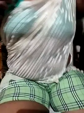 Snapshot of Tamilmayill chatting on February 8, 2025, 4:57 pm Tamilmayill online show from February 8, 2025, 4:57 pm