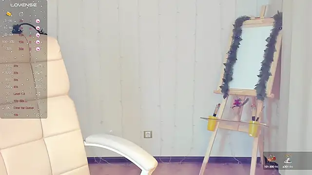 Snapshot of Evacadooo chatting on December 28, 2024, 5:23 am Evacadooo online show from December 28, 2024, 5:23 am