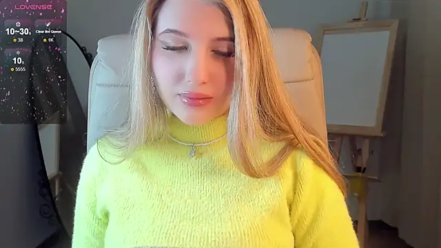 Snapshot of Evacadooo chatting on January 16, 2025, 2:41 am Evacadooo online show from January 16, 2025, 2:41 am