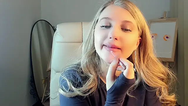 Snapshot of Evacadooo chatting on January 30, 2025, 2:38 am Evacadooo online show from January 30, 2025, 2:38 am