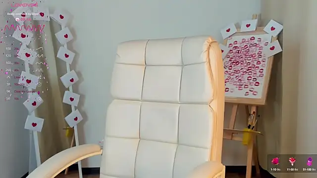 Snapshot of Evacadooo chatting on February 23, 2025, 2:40 am Evacadooo online show from February 23, 2025, 2:40 am