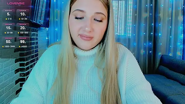 Snapshot of Evacadooo chatting on October 4, 2025, 7:17 am Evacadooo online show from October 4, 2025, 7:17 am