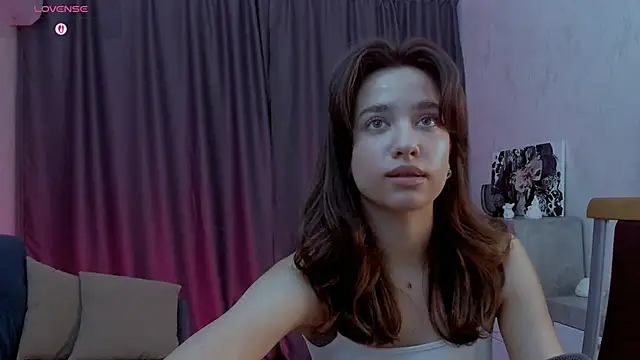 EmeliaReaper online show from November 2, 2025, 8:33 pm