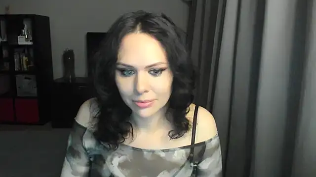 Snapshot of MollyCheiz chatting on December 12, 2024, 12:38 am MollyCheiz online show from December 12, 2024, 12:38 am