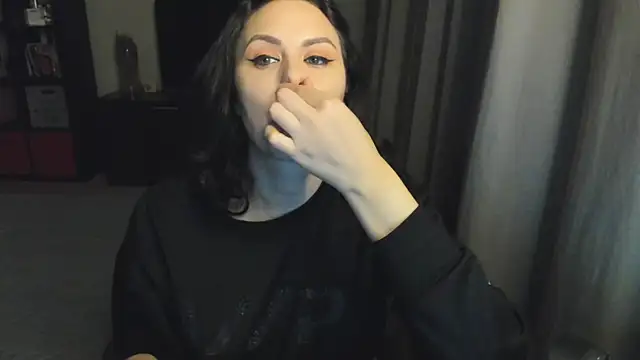 Snapshot of MollyCheiz chatting on September 18, 2025, 10:12 pm MollyCheiz online show from September 18, 2025, 10:12 pm
