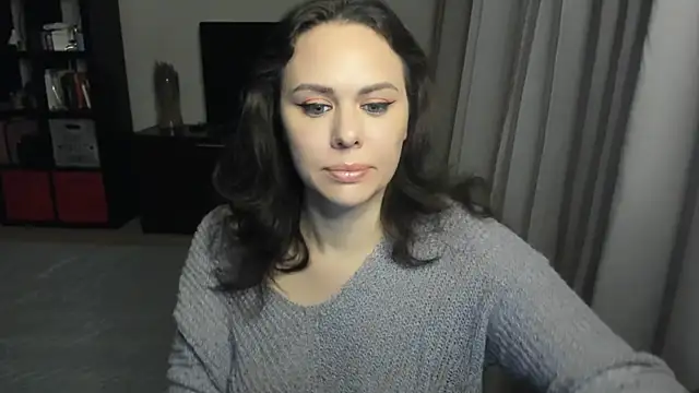 MollyCheiz online show from December 5, 2025, 3:52 pm