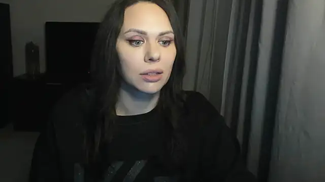 MollyCheiz online show from April 4, 2026, 8:39 pm