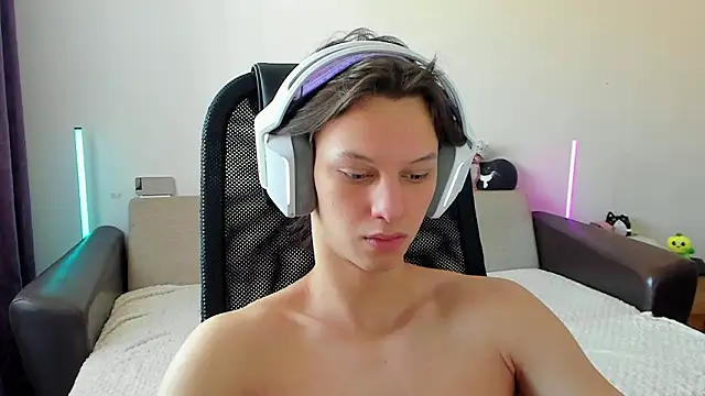 Snapshot of Ostin_meow chatting on February 19, 2026, 4:41 am Ostin meow online show from February 19, 2026, 4:41 am