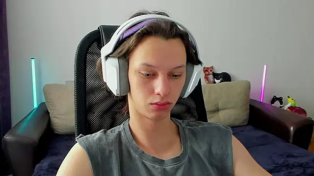 Snapshot of Ostin_meow chatting on February 28, 2026, 7:53 am Ostin meow online show from February 28, 2026, 7:53 am